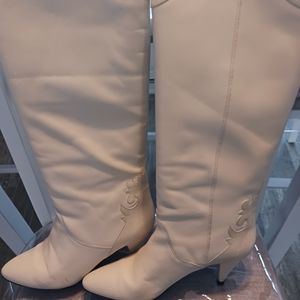 EUC Authentic Vanderbilt Leather Boots